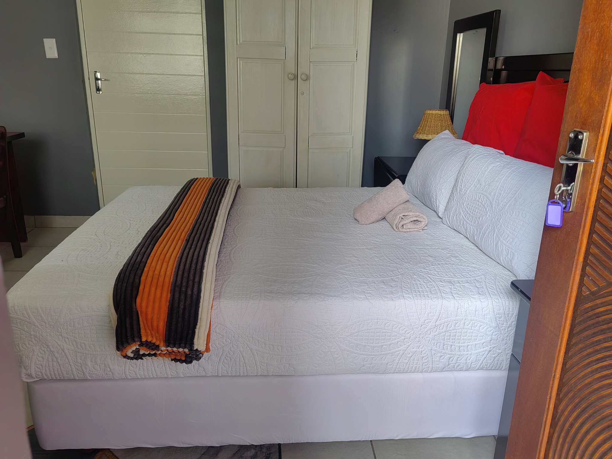 Room 1 Kitchenette
